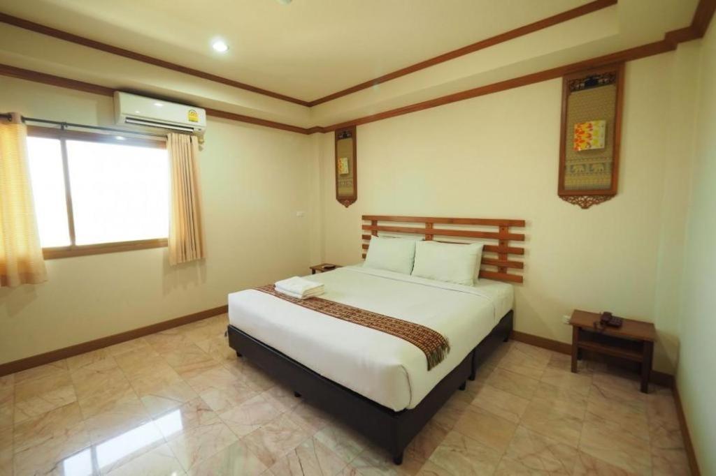 Amornsukhothai Hotel Экстерьер фото